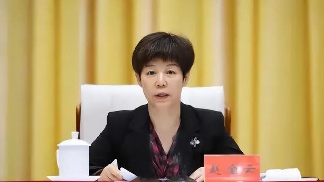 搞劳民伤财的“形象工程”！山西一县委原书记被双开任内违规使用资金建仿真椰子树(图2)