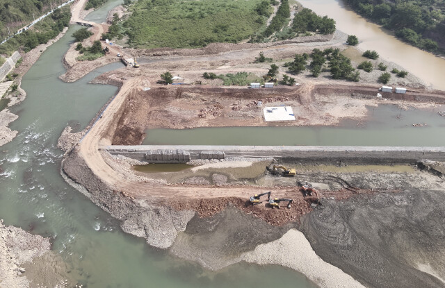 华跃建工取得水利工程护坡网固定工装专利使钉入套管的固定更加稳定