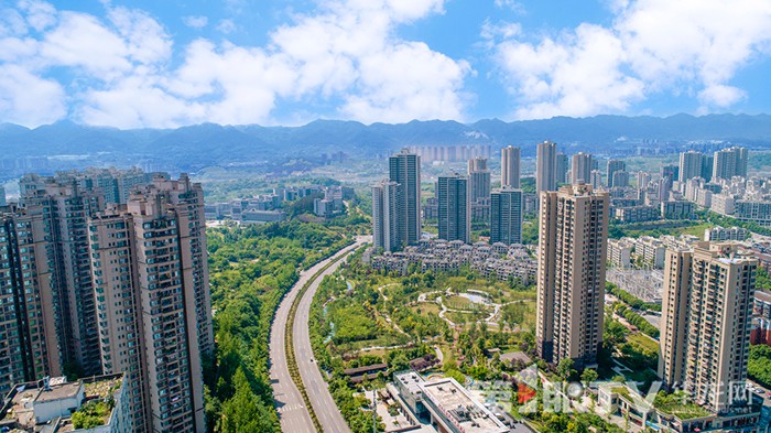 立体山城奔向“云端”经济新蓝海(图1)