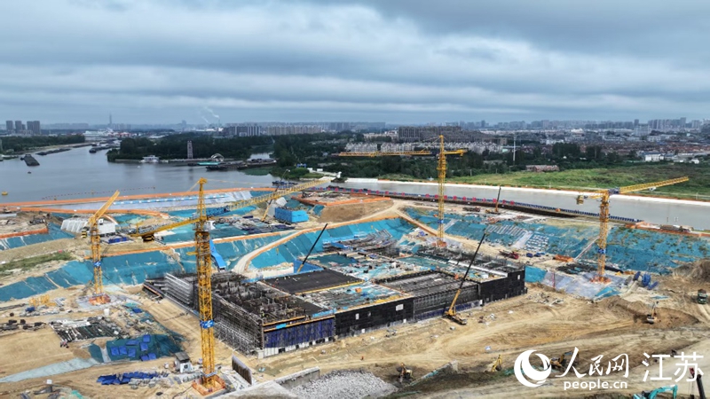 青春华章丨守护淮河安澜亚洲最大“水上立交”再起新笔(图1)