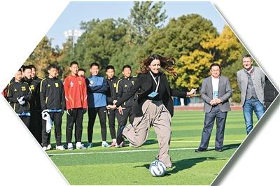 人民日报海外版｜世界市长点赞南京滨水城市治理经验(图6)