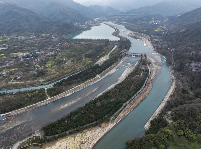 新闻多一点 都江堰：千年水利工程守护天府安澜(图1)