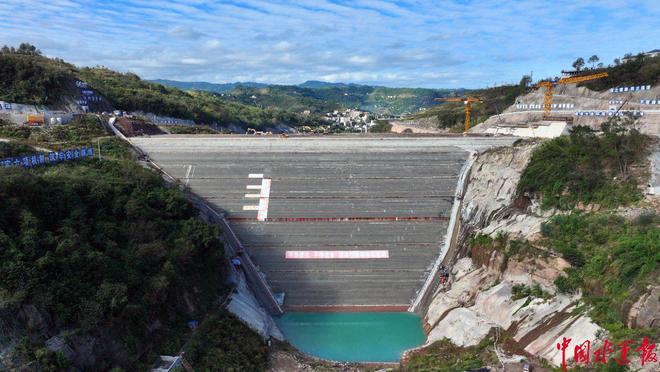 重庆市藻渡水库大坝填筑完成 构筑渝黔防洪新屏障(图3)