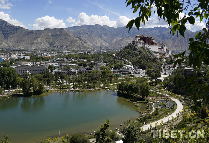 拉萨城乡建设绘就新图景(图1)