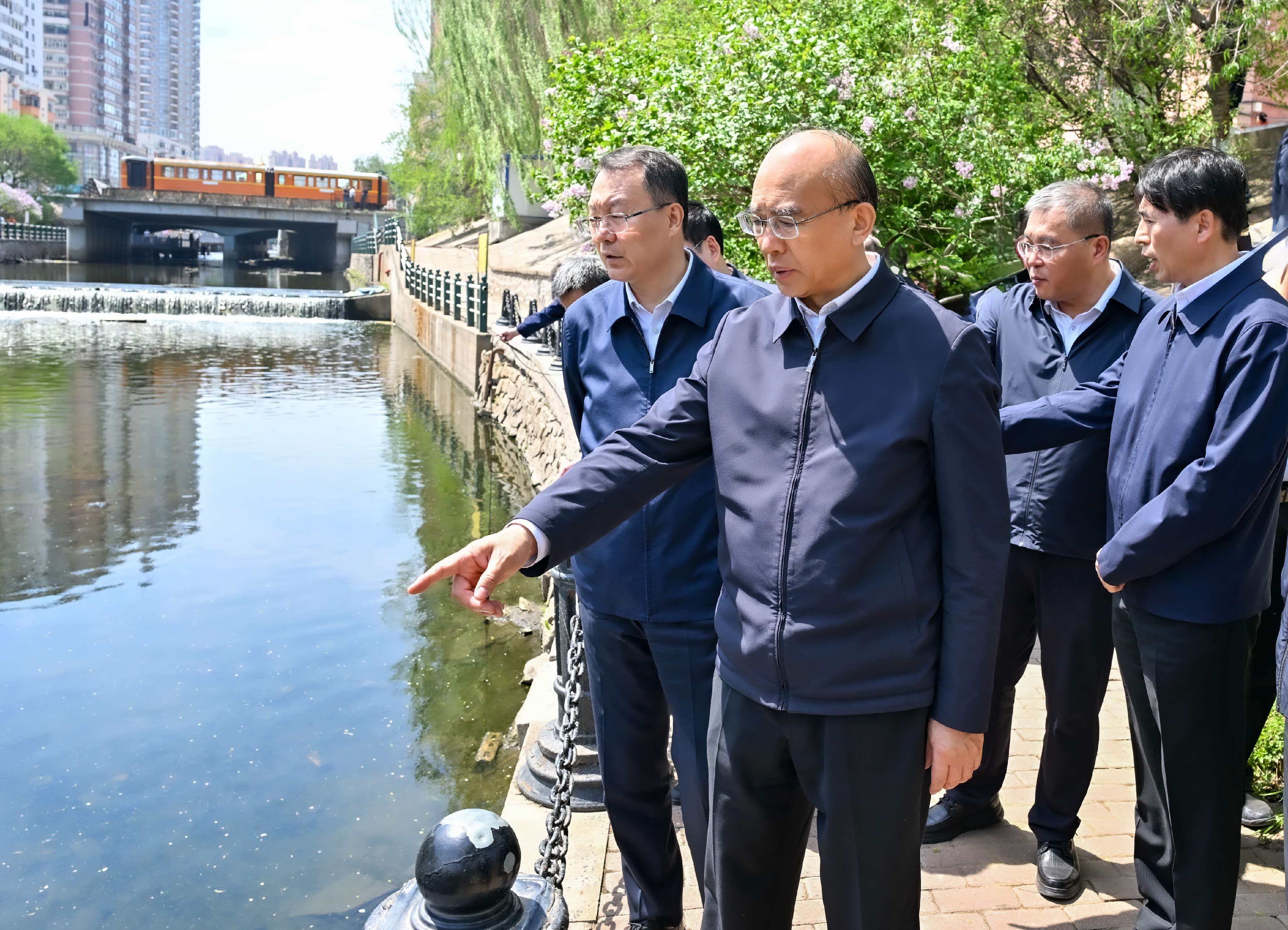 许勤到哈尔滨市调研生态环境保护并督导检查水体治理工作(图2)