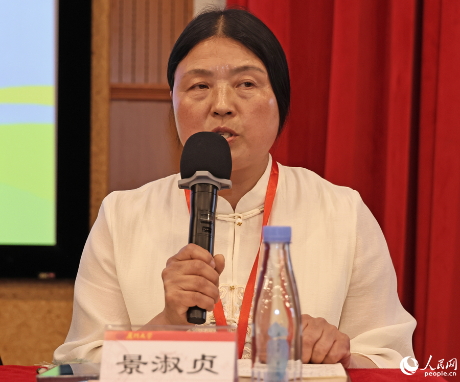 青春如何“长”出诗？八位跨界诗人与厦大学子对话(图9)