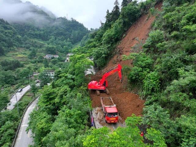 众志成城筑防线风雨同舟护家园——湖南全力开展防汛抢险救援纪实(图3)