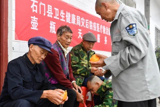 众志成城筑防线风雨同舟护家园——湖南全力开展防汛抢险救援纪实(图7)